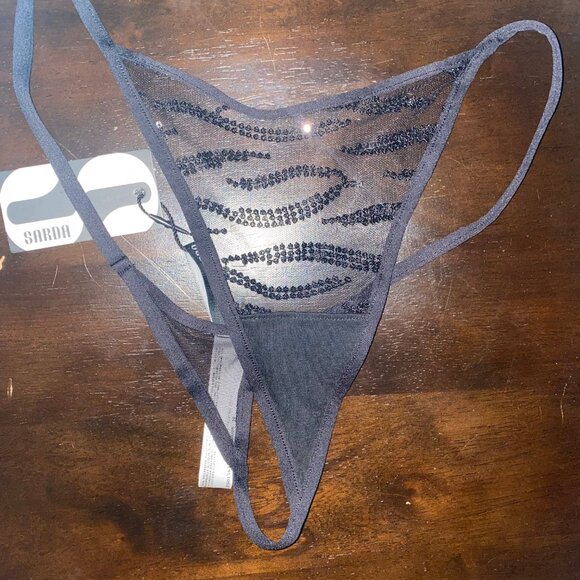 milhon -  beautiful black thong - Picture 3 of 3